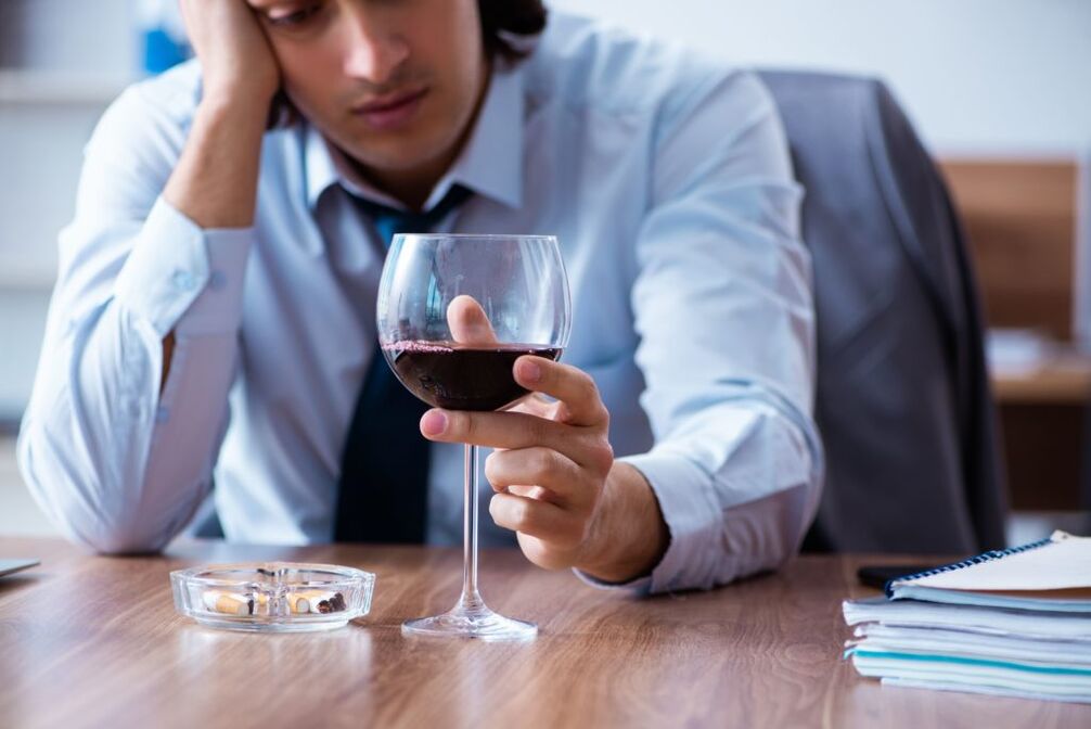 πίνοντας αλκοόλ και πώς να σταματήσετε να πίνετε