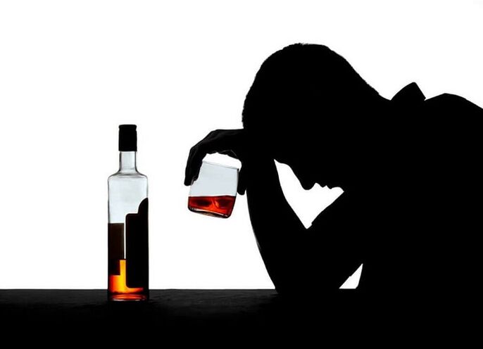 ένας άντρας με εθισμό στο αλκοόλ πώς να βοηθήσει να σταματήσει να πίνει