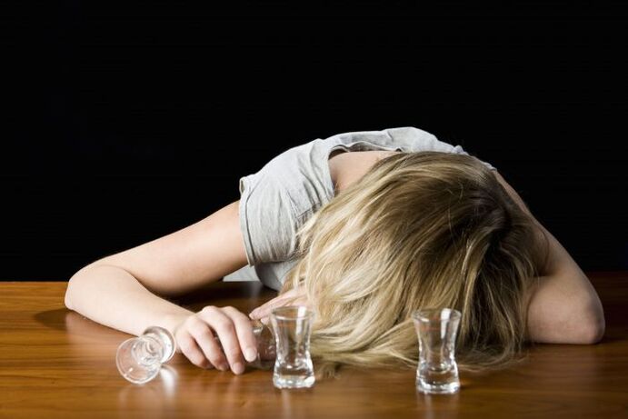 γυναίκα που πίνει αλκοόλ πώς να σταματήσει