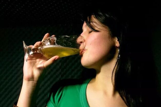 γυναικείο αλκοολισμό μπύρας